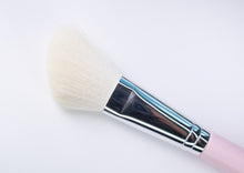 Load image into Gallery viewer, BRC9 - Bronzer Brush
